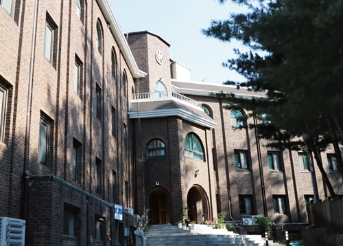 위기에 처한 여성 청소년을 위한 대안학교 ‘자오나학교’