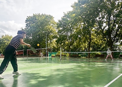 오솔길공원 배드민턴장, 쾌적한 우레탄 코트로 변신