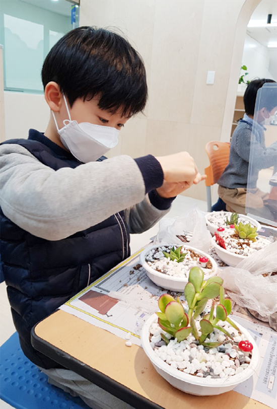 봄을 심는 아이들