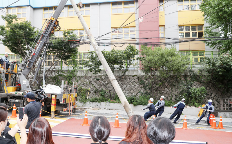 전신주 정비 모습