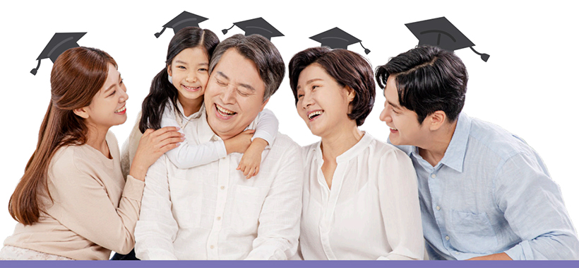 학사모를 쓴 가족