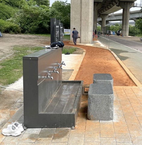 맨발로 걷는 황톳길 산책로 2