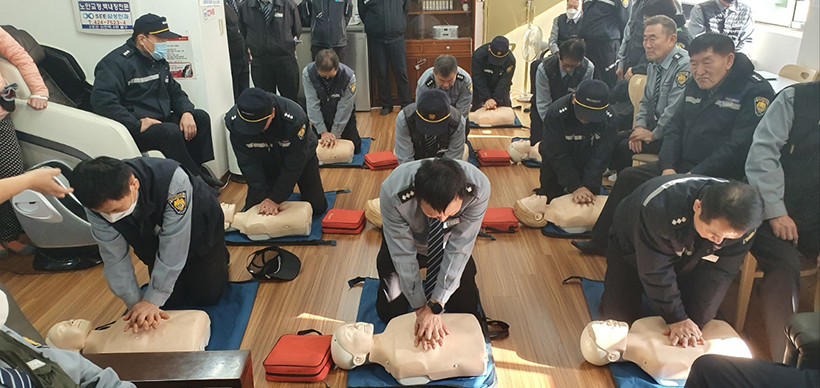 잠실7동의 CPR, AED기기 사용법 교육