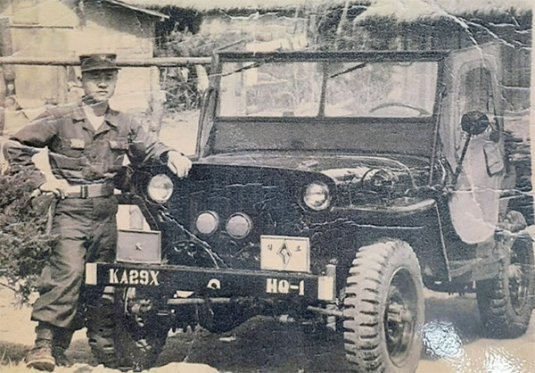 군 복무시절 사진