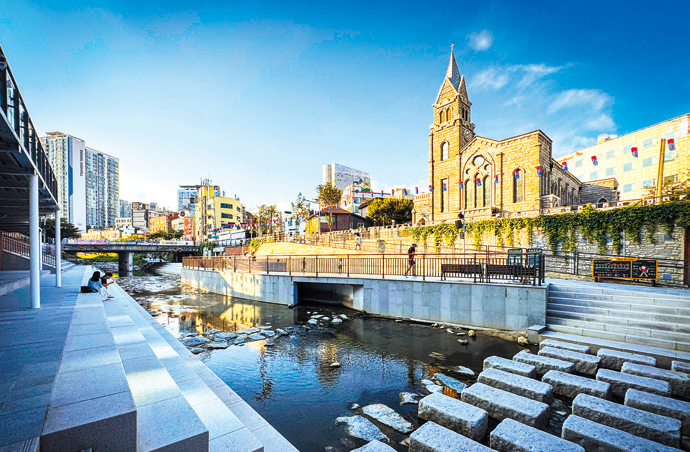 도심 속의 작은 휴식 _ WANG JIMAN