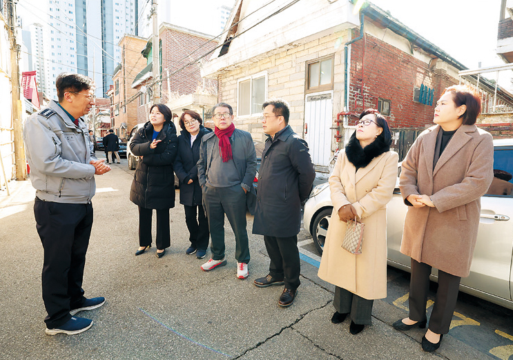 도시건설위원회, 장위3구역 빈집 현장방문