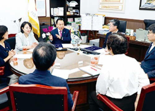 소중한 분들과 함께 따뜻한 마음, 고마운 정을 나누는 웃음 가득한 한가위 보내세요.