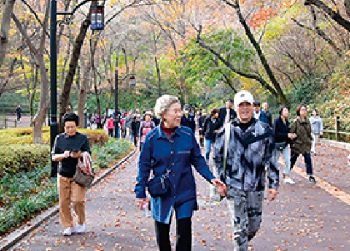 걷기 좋은 계절 10월~ 이웃과 함께 걸으며 건강 챙겨요