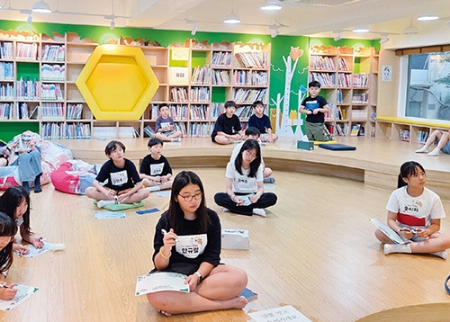 [우리동네 이모저모] 책과 함께 자라고, 가족과 함께 웃고, 동화동 작은도서관에서 피어난 특별한 힐링