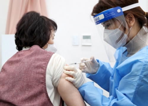 4월 1일부터, 만 75세 이상 어르신 백신접종 시작!