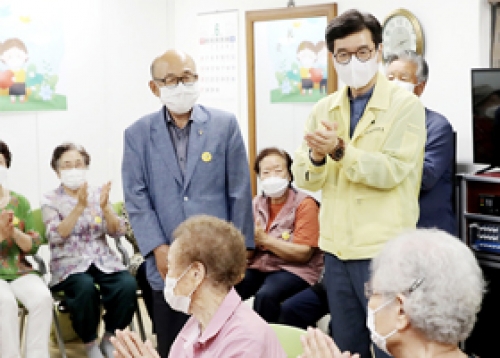 경로당·노인복지관 운영 안내, 희망일자리센터, 든든 한 끼 누리소 등