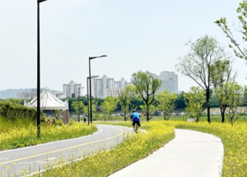 가을을 품은 성동의 수변길