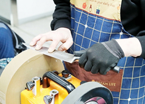 찾아가는 칼갈이·우산 수리 서비스 운영, 응봉인공암벽공원 암벽교실 운영 등