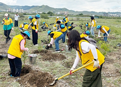 [성동人터뷰] 몽골까지 이어진 성동의 푸른 손길, 2024 성동V-볼런투어 우수 자원봉사자 노현숙, 이승현