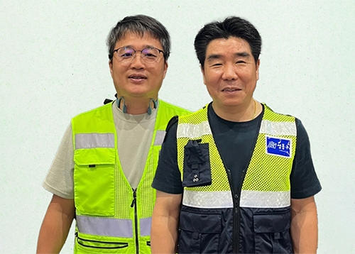 “힘들지만 누군가는 꼭 해야할 일 - 구민분들의 편안한 하루를 위해 오늘도 힘을 냅니다” - 성동구 환경공무관 ‘빨리처리반’ 추민극 반장님, 한현창 대원님