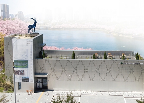 [송파, 도시의 발견] 호수벚꽃축제를 더 멋지게 즐겨보세요 - 호수벚꽃축제 기간 중 석촌호수 시설 행사, 전시 등 소개